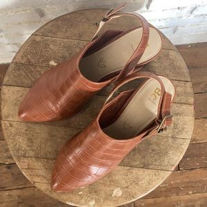 Heeled Open Back Cognac Shoe, BC, Size 9